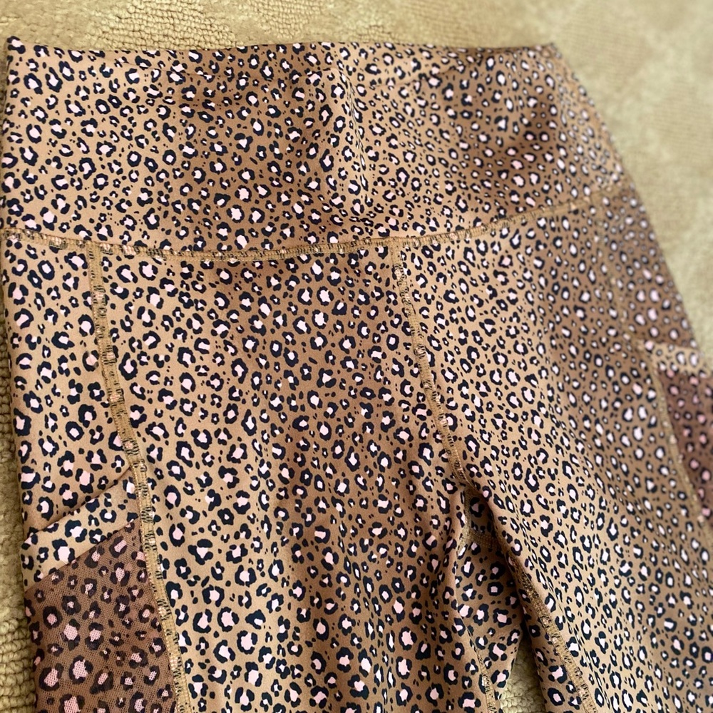 Leopard High Waisted Pocket Capri - Picture 6 of 8